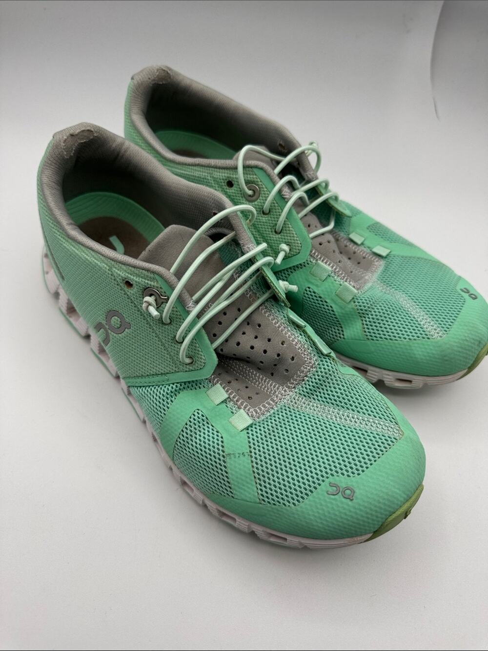 On Running Shoes - Women’s 8